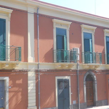 Bed and Breakfast Antico Palazzo Джардини-Наксос Экстерьер фото