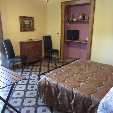 Bed and Breakfast Antico Palazzo Джардини-Наксос Экстерьер фото