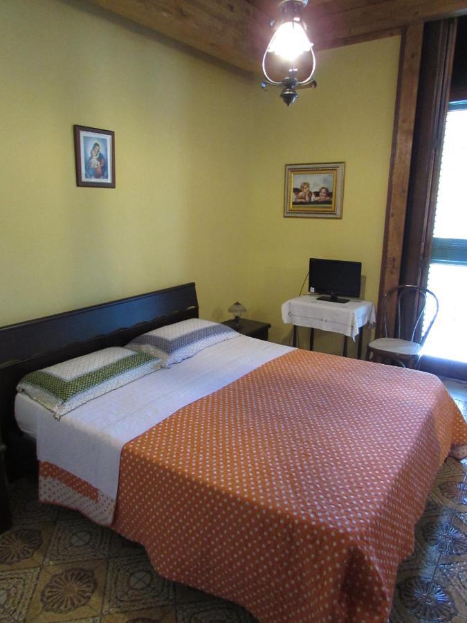 Bed and Breakfast Antico Palazzo Джардини-Наксос Экстерьер фото