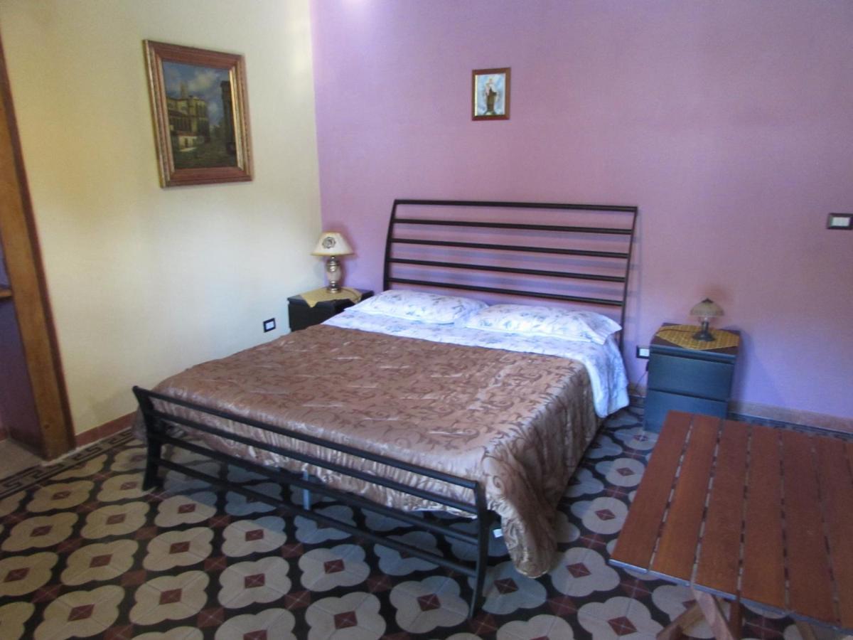 Bed and Breakfast Antico Palazzo Джардини-Наксос Экстерьер фото